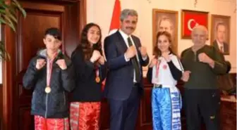 Yozgat Belediye Başkanı Köse, başarılı sporcuları ödüllendirdi