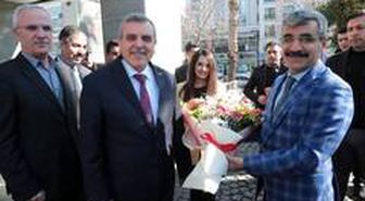 Bakan Yardımcısı Bağlı'dan belediyeye ziyaret
