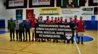 Sökespor basketbol takımından hakemlere destek