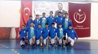 Aşkale Gençlik Spor Voleybol takımı Gümüşhane'de avantaj elde etti