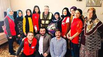 Gençlerden, yaşlı büyüklerine ziyaret