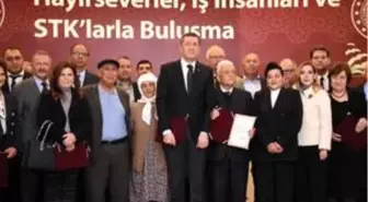 Milli Eğitim Bakanı Selçuk'tan eğitime destek veren Muğlalı hayırseverlere plaket