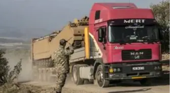 Suriye sınırına askeri sevkiyat sürüyor