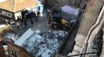 Fatih'te kaçak yapılar yıkılıyor