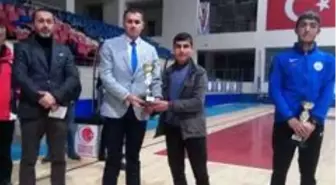 Hakkari'de U18 Erkekler Basketbol Turnuvası