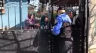 Polis evleri gezerek 'soba zehirlenmesi' uyarısında bulundu