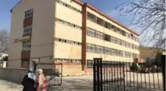 Bursa'da binlerce mezun veren Gemlik Endüstri Meslek Lisesi yıkılıyor