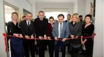 Hüsnü Şenlendirici Sanat Akademisi açılışına katıldı