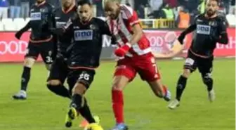 Süper Lig: D.G. Sivasspor: 1 - A. Alanyaspor: 0 (İlk yarı)