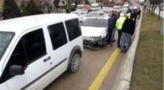 Kırıkkale'de 3 araçlı trafik kazası: 1 yaralı