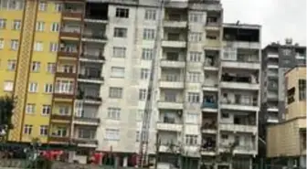 Rize'de çatı katında çıkan yangın paniğe yol açtı