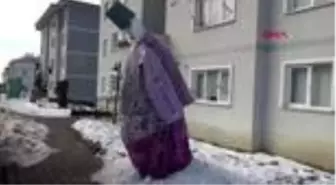 4 metrelik kardan 'gulyabani' görenleri şaşırttı