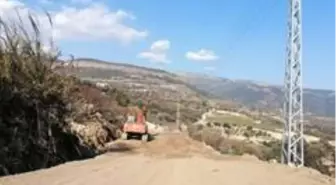 Heyelandan zarar gören yol ulaşıma açıldı