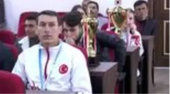 Kırıkhan Belediyesinden başarılı sporculara ödül - HATAY