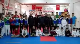 Tekvando ve kick boks eski mili sporcuları Kırşehir'de buluştu