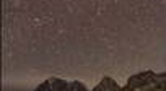 Tibet'te muhteşem gece manzarası