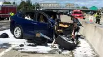 Tesla'nın test sürüşünde kaza yapan pilotun telefonda oyun oynadığı ortaya çıktı