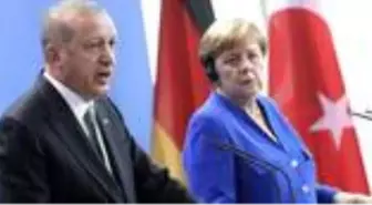 Cumhurbaşkanı Erdoğan'ın diplomasi trafiği sürüyor! Merkel ile telefonda görüştü