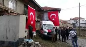 Uşak Valisi Kocabıyık'tan şehit ailesine taziye ziyareti