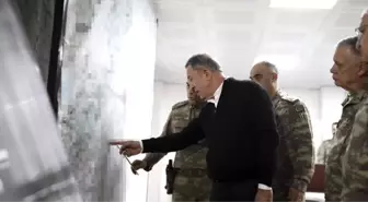 Türkiye'nin Esed'e verdiği sürenin dolmasının ardından Akar ve komutanlar sıfır noktasında