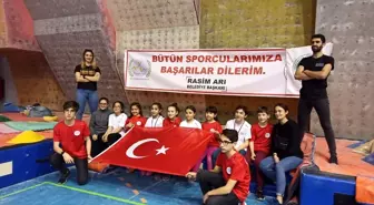 Nevşehir Belediyespor 'Spor Tırmanış Boulder Şampiyonası'ndan madalyalarla döndü