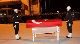 Şehit gümrük memurunun naaşı memleketine gönderildi