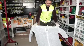Koronavirüs tıbbı eldiven ve tulumu da karaborsaya düşürdü