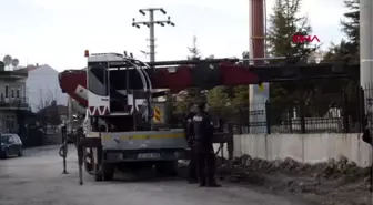 Kütahya elektrik direğinde arızayı giderirken akıma kapıldı
