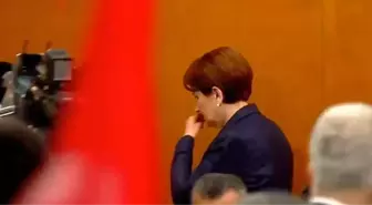 Meral Akşener, parti grubunda kürsüden ağlayarak indi