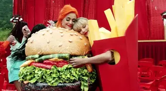 Katy Perry ve Taylor Swift biraz mesafeli!