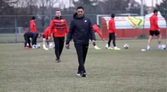 Eskişehirspor Teknik Direktörü Özer: Mucizeyi başarmak için yola çıktık