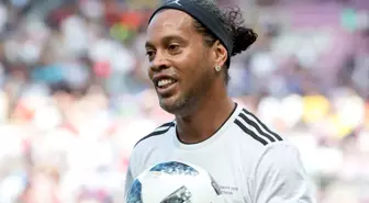 Ronaldinho, sahte pasaport iddiası nedeniyle gözaltına alındı