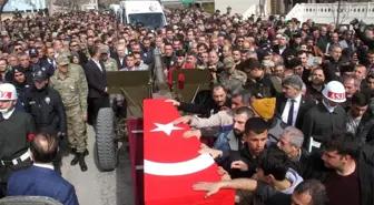 'Şehit olmak kalbime doğuyor' diyen İdlib şehidini son yolculuğuna binler uğurladı