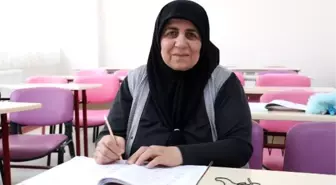 Koruyucu anne olabilmek için 61 yaşında okuma öğreniyor