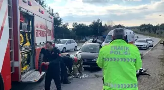 Tuzla'da trafik kazasında sürücü araç içinde sıkıştı