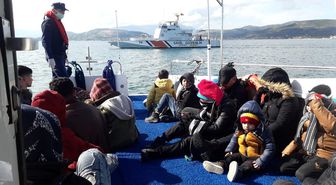 Yunanlıların Bayrak Adası'na bıraktığı sığınmacılar Sahil Güvenlik ekipleri tarafından kurtarıldı