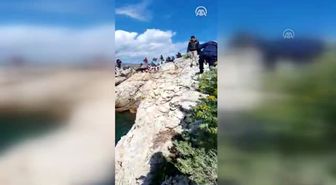 Yunanlıların Bayrak Adası'na bıraktığı sığınmacılar Sahil Güvenlik ekipleri tarafından kurtarıldı