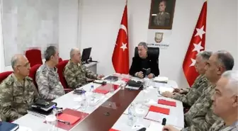 Bakan Akar: Rus heyeti Ankara'ya gelecek