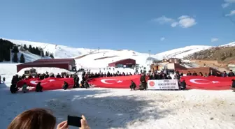 Ordu'da gençler, 2 bin rakımlı yaylada şehitleri andı