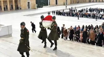 Bakan Akar'ın eşi Şule Akar'dan Anıtkabir'e ziyaret