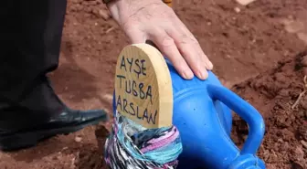 Kadınlar Günü'nde, öldürülen kızının mezarında gözyaşı döktü
