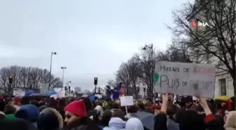 Paris'te 8 Mart Dünya Kadınlar Günü kutlandı