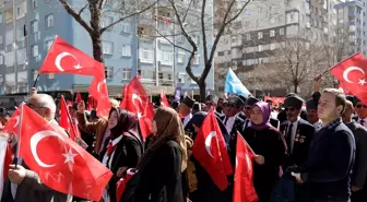 Türkiye Mehmetçik için tek yürek oldu