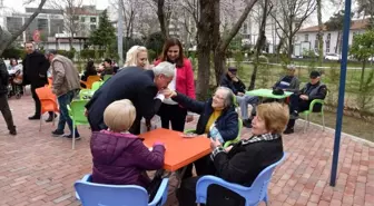 Başkan Güney'den kadınlara anlamlı hediye