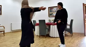 Güvenlik güçlerinin ikna çalışması sonucu bir aile daha evladına kavuştu