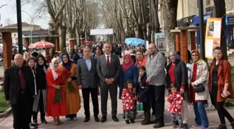 Hendekli kadınlar el emeği göz nuru ürünlerini satışa çıkardı