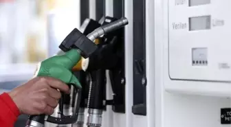 Akaryakıtçılar benzin ve motorinde 1 TL'lik indirim bekliyor