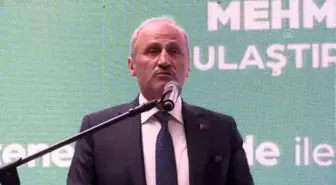 Bakan Turhan: 'İş ve kariyer sahibi olma fırsatını gençlerimizin ayağına getirmiş oluyoruz'