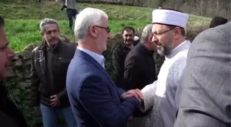 Diyanet İşleri Başkanı Erbaş, bir yakınının cenaze namazını kıldırdı