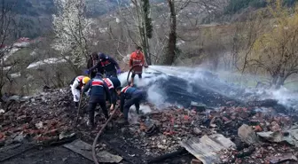 Kastamonu'da ev yangını: 1 ölü, 1 yaralı